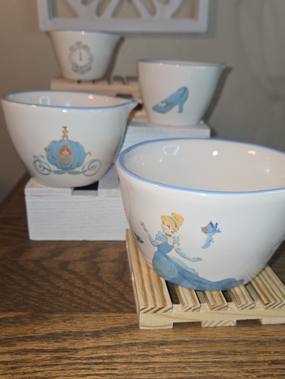 Disney Cinderella Measuring Cups in White and Light Blue